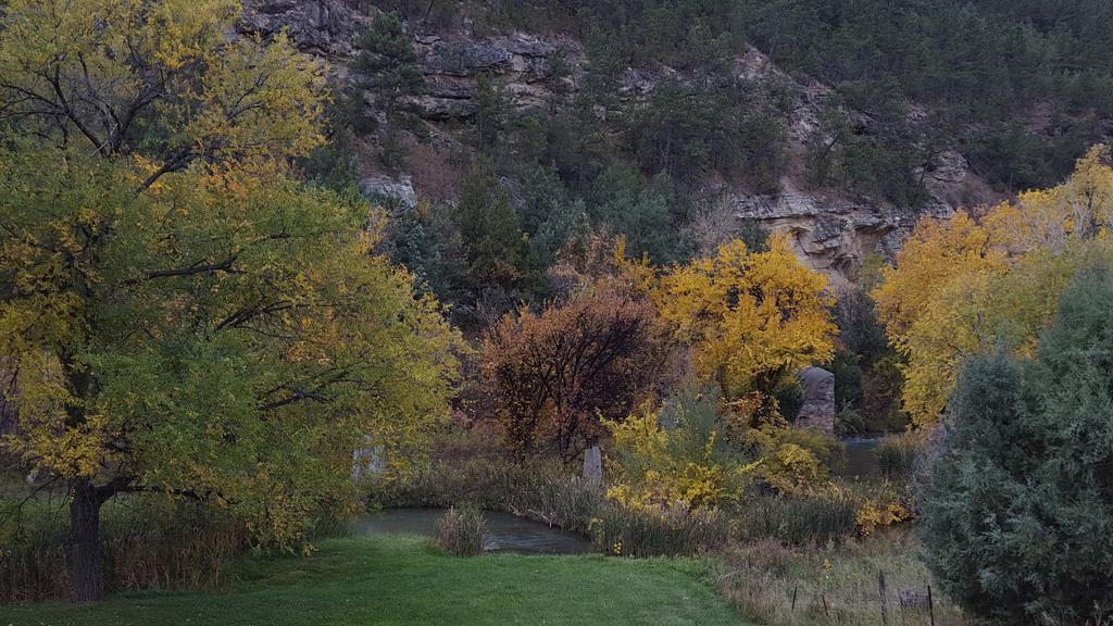River Falls Lodging -Black Hills, South Dakota Hot Springs Eksteriør billede